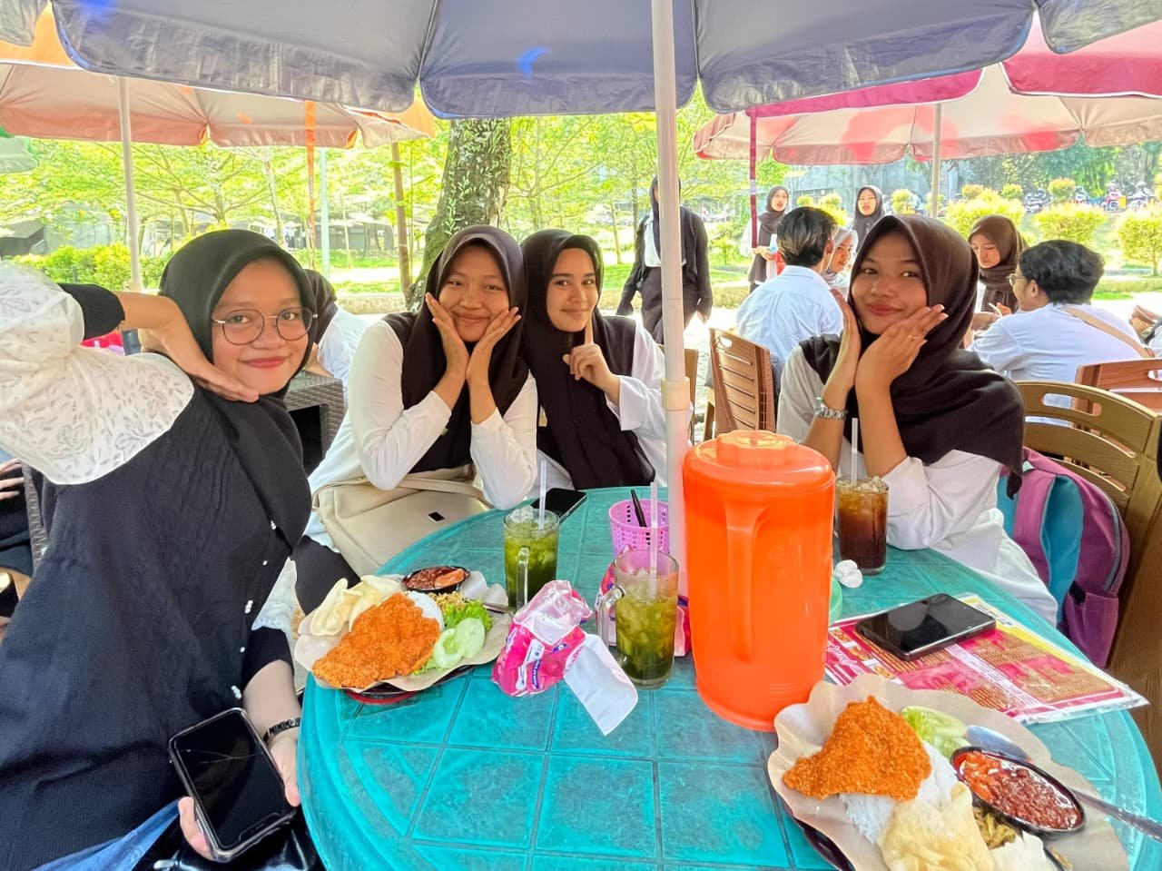 Nyobain kantin perpus